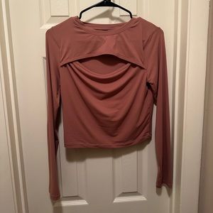 Alphalete workout/lifestyle top with cutout.